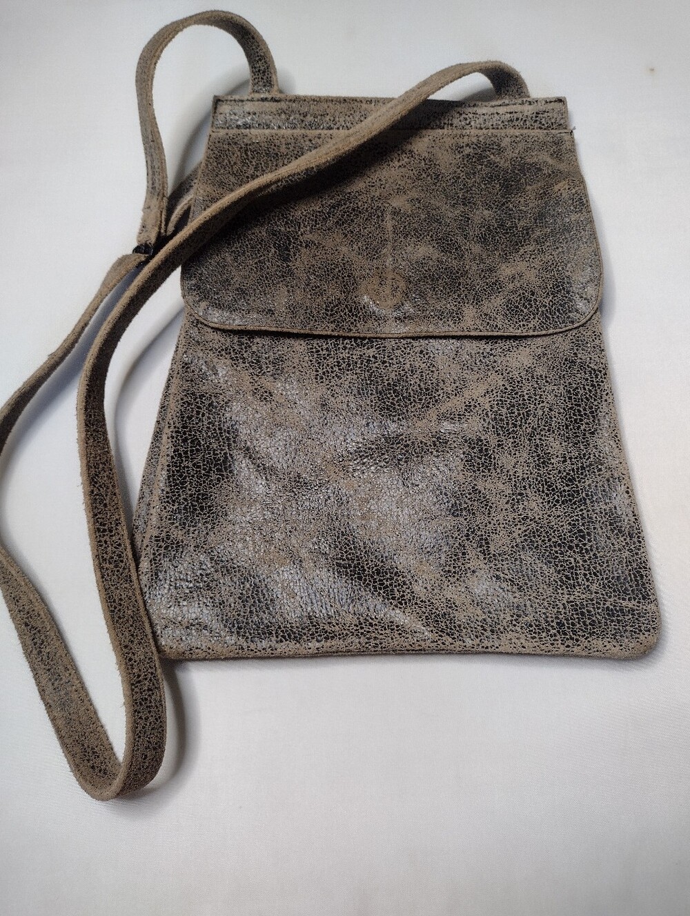 Lily & Lola Crackle Leather Crossbody Bag Purse Minimalist Flap Distressed MM